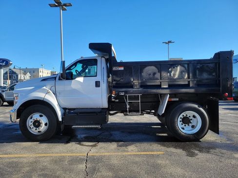 Used 2023 Ford F650 2WD Regular Cab Super Duty image 2