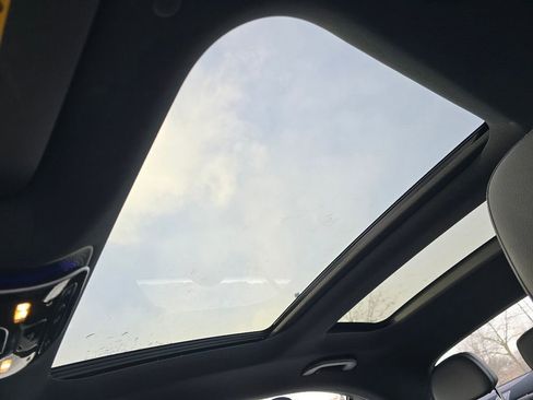 Used 2025 Mercedes-Benz C 300 4MATIC Sedan image 3