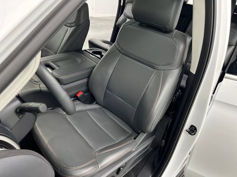 Used 2025 Ford Expedition Max Active image 9