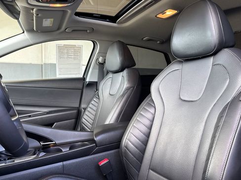 Used 2023 Hyundai Elantra Limited image 26