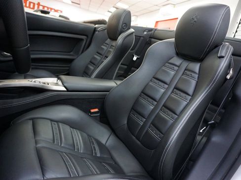 Used 2011 Ferrari California image 11