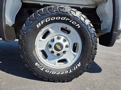 Used 2022 Chevrolet Silverado 2500 W/T w/ WT Convenience Package AWD/4WD image 9