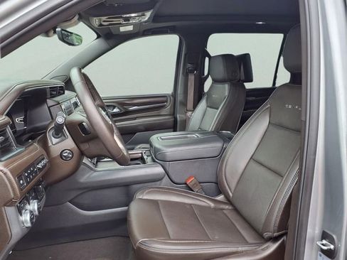Used 2024 GMC Yukon XL Denali w/ Denali Reserve Package AWD/4WD image 16