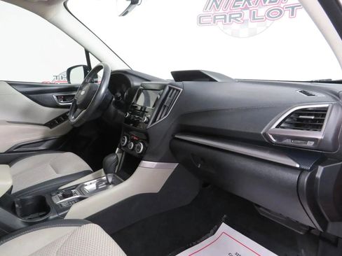 Used 2020 Subaru Forester Premium image 12