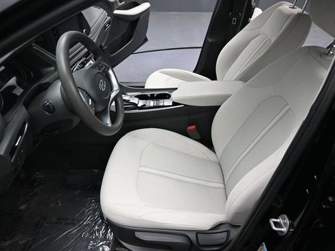Used 2023 Hyundai Sonata SE FWD image 5