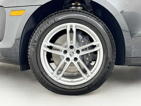 New 2026 Porsche Macan image 32