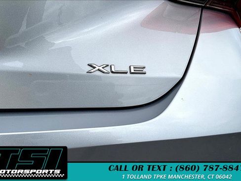 Used 2019 Toyota Avalon XLE image 8