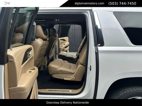 Used 2019 Cadillac Escalade ESV Platinum image 20