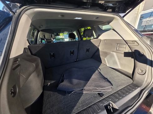 Used 2018 GMC Terrain SLE FWD image 19