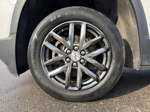Used 2017 GMC Acadia SLT AWD/4WD image 13
