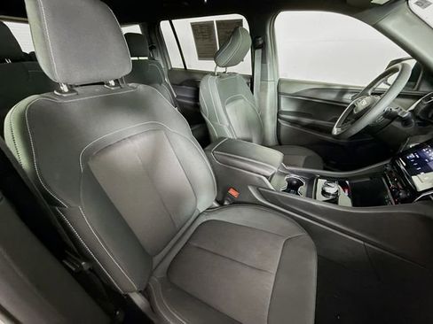 Used 2025 Jeep Grand Cherokee L Laredo RWD image 35