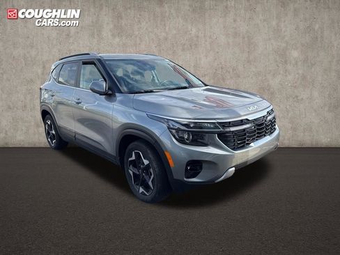 Used 2024 Kia Seltos EX AWD/4WD image 5