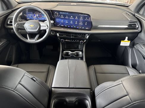 New 2026 Chevrolet Traverse LT w/ Driver Confidence Package FWD image 25