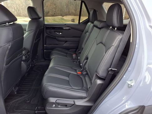 New 2025 Honda Pilot Touring image 11