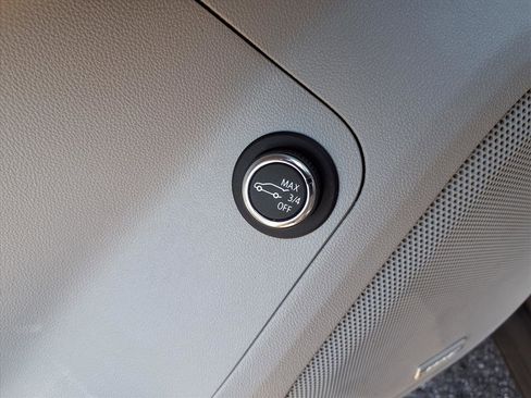 Used 2019 GMC Acadia SLT image 22