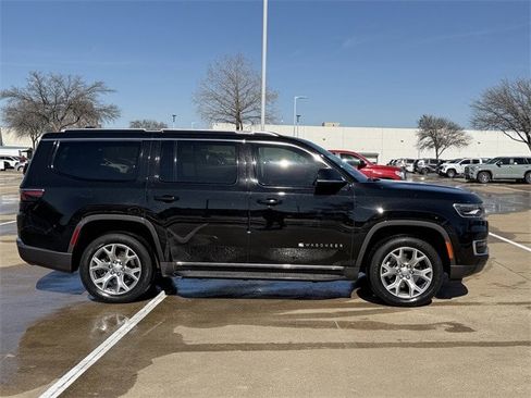 Used 2022 Jeep Wagoneer Series II image 3