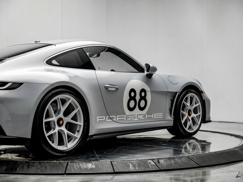 Used 2024 Porsche 911 GT3 RS image 21