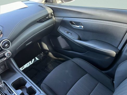 Used 2024 Nissan Sentra SV FWD image 13