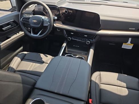 New 2025 Chevrolet Suburban High Country AWD/4WD image 30