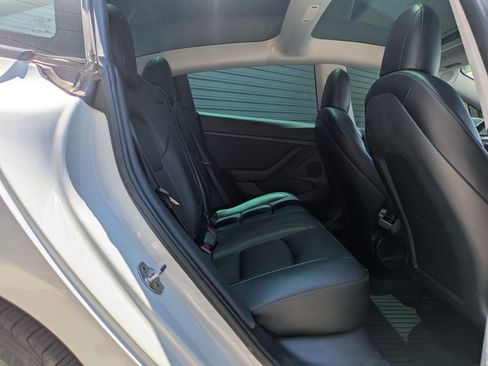 Used 2022 Tesla Model 3 Performance AWD/4WD image 25