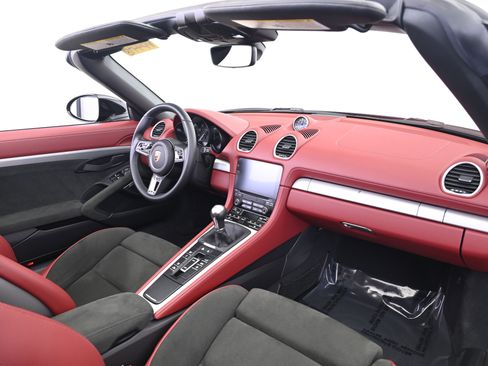 Used 2022 Porsche 718 Boxster Spyder image 22
