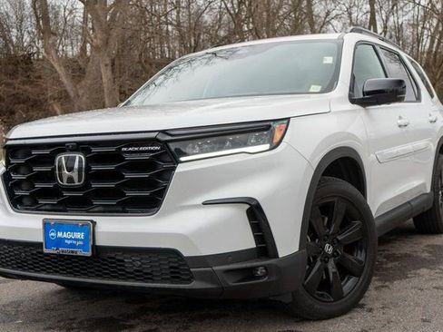 Used 2025 Honda Pilot Black Edition image 1