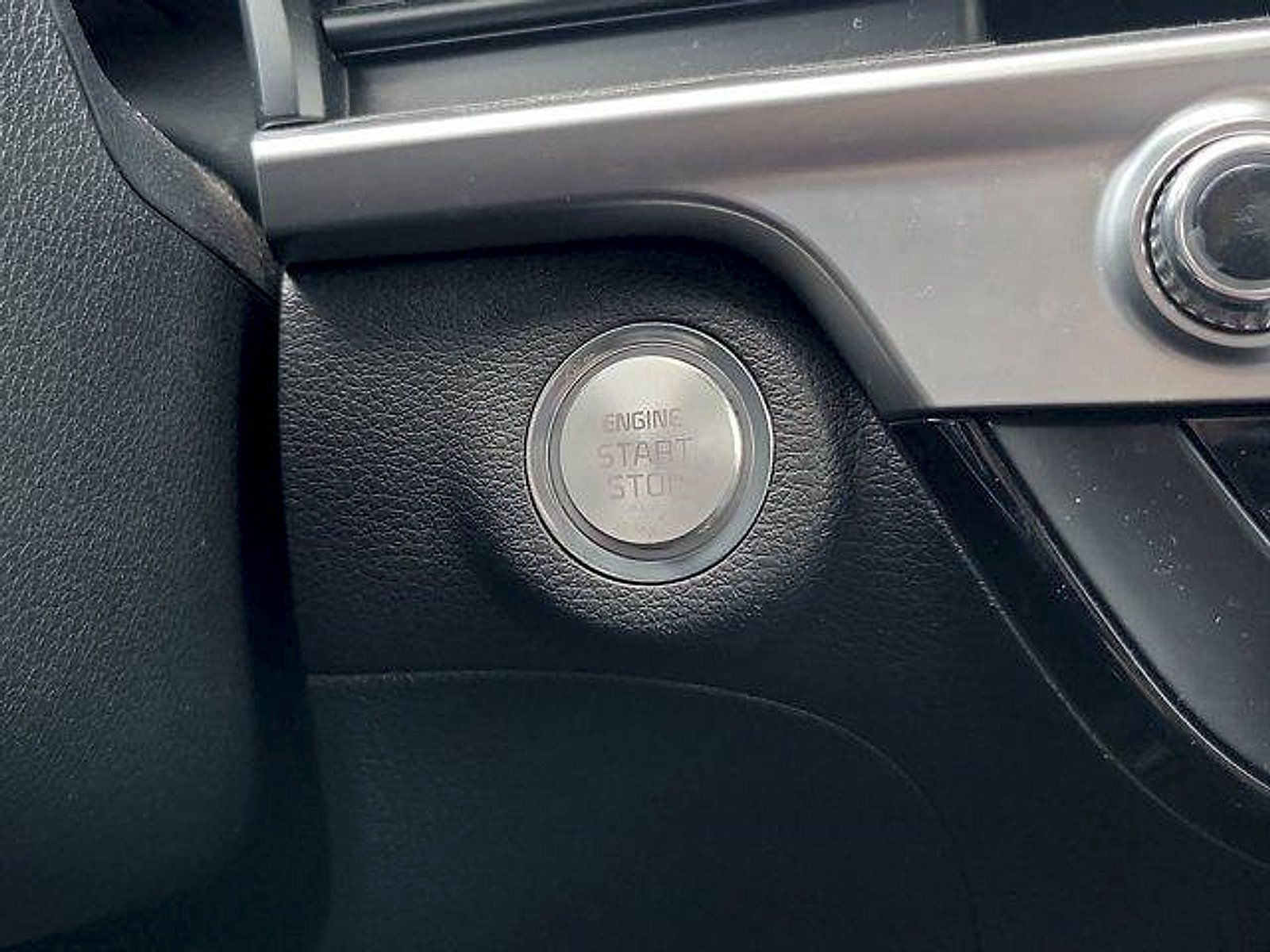 Used 2023 Kia Telluride S AWD/4WD image 32