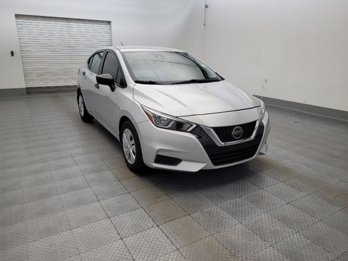 Used 2020 Nissan Versa S FWD image 13