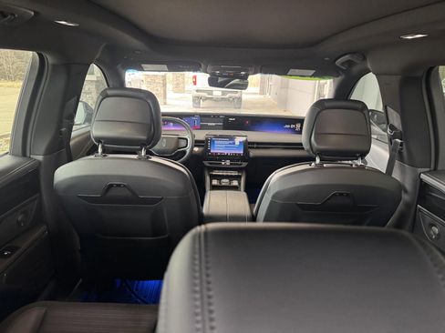 Used 2024 Lincoln Nautilus Reserve w/ Equipment Group 202A image 9