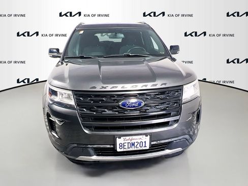 Used 2018 Ford Explorer XLT w/ Equipment Group 201A FWD image 2