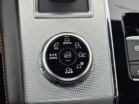 New 2025 Mitsubishi Outlander SEL image 23