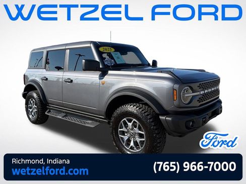 Used 2025 Ford Bronco Badlands AWD/4WD image 1