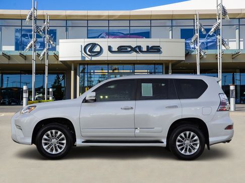 Used 2018 Lexus GX 460 Premium image 3