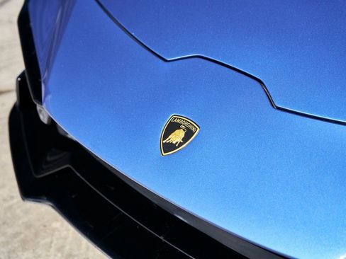 Used 2024 Lamborghini Huracan Tecnica RWD image 7