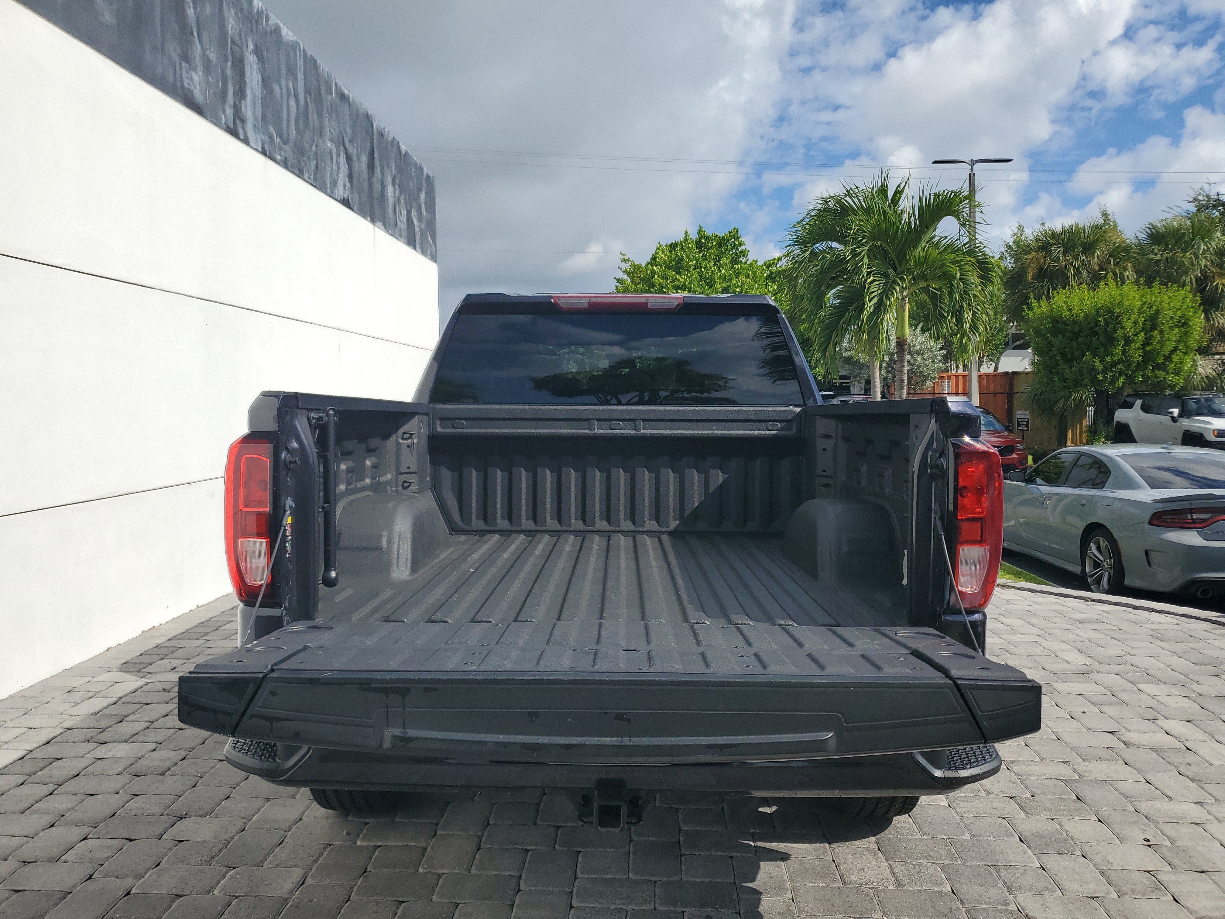 Used 2023 GMC Sierra 1500 Elevation AWD/4WD image 10