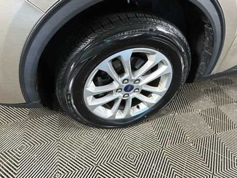 Used 2020 Ford Escape SE AWD/4WD image 9
