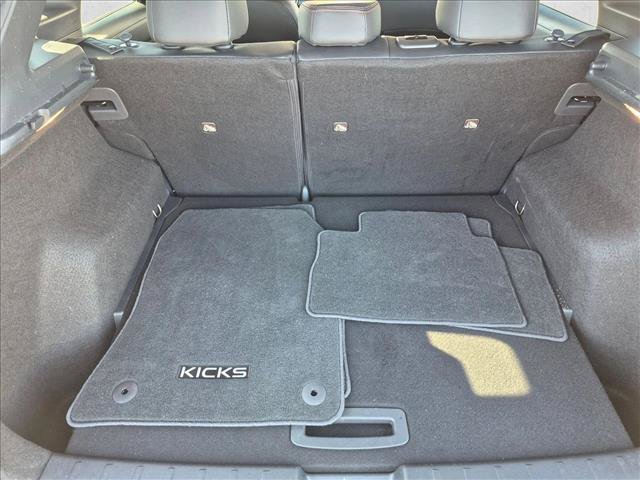 Certified 2025 Nissan Kicks SR FWD image 6