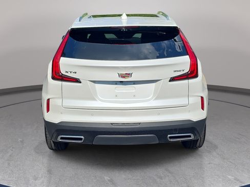 Used 2024 Cadillac XT4 Premium Luxury w/ Technology Package FWD image 6