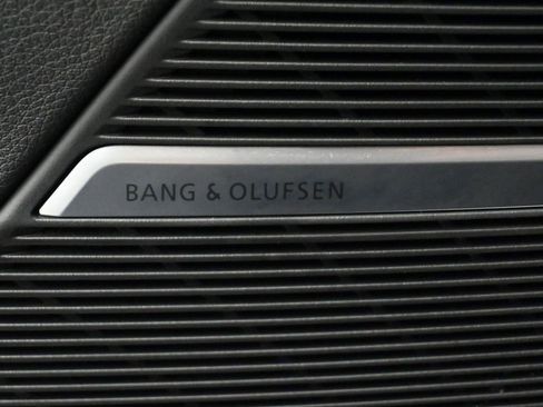 Used 2020 Audi Q8 Prestige w/ Prestige Package image 39