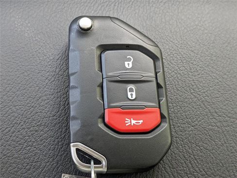 New 2025 Jeep Gladiator Sport image 27