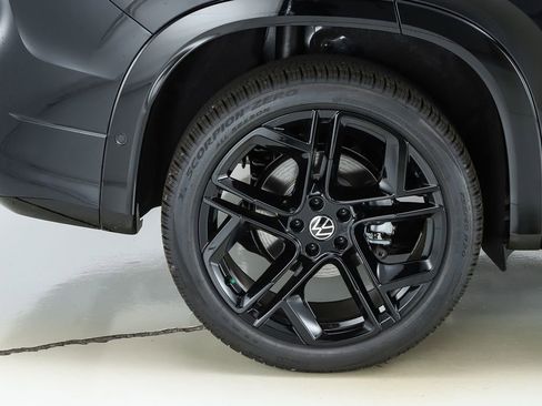 New 2026 Volkswagen Tiguan SE R-Line image 52