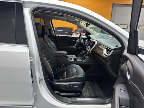 Used 2022 GMC Acadia Denali w/ GMC Pro Grade Package image 19