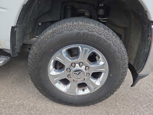 Used 2019 RAM 2500 Big Horn AWD/4WD image 2