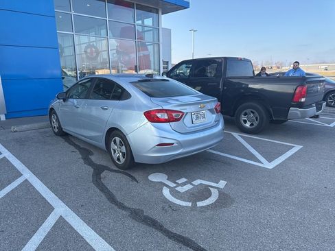 Used 2017 Chevrolet Cruze LS image 3