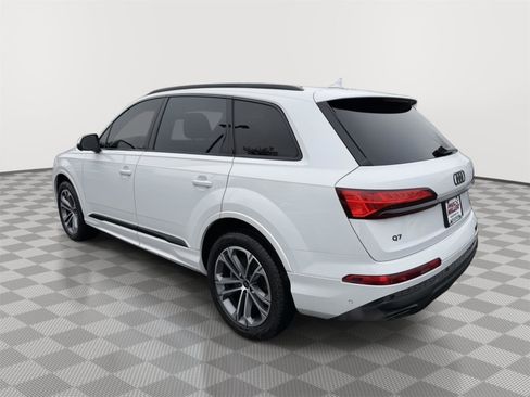 Used 2025 Audi Q7 2.0T Premium w/ Convenience Plus Package image 4