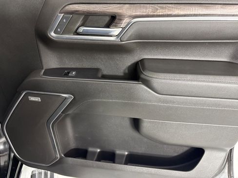 Used 2022 Chevrolet Silverado 1500 LTZ AWD/4WD image 17