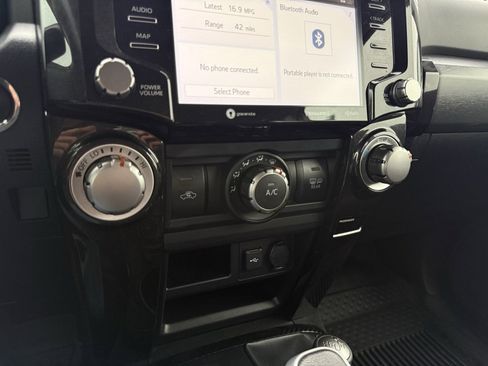 Used 2022 Toyota 4Runner TRD Off-Road image 18