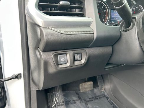 Used 2022 GMC Acadia SLE FWD image 19