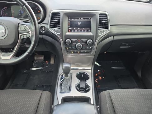 Used 2021 Jeep Grand Cherokee Laredo RWD image 11