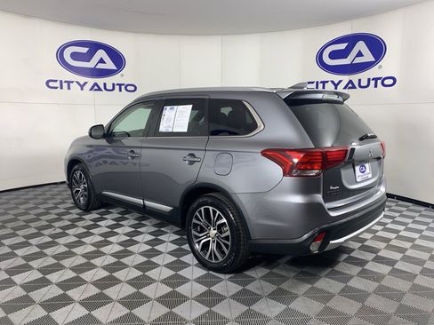 Used 2018 Mitsubishi Outlander SEL image 5